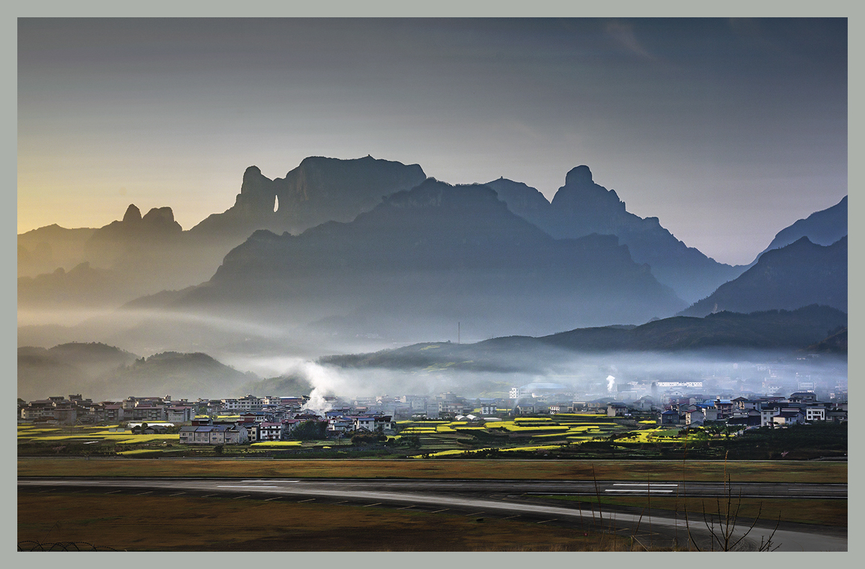 今早天门山