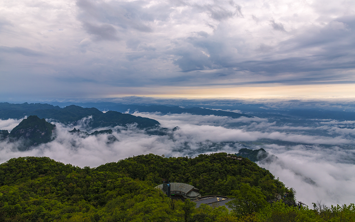 天门山云海