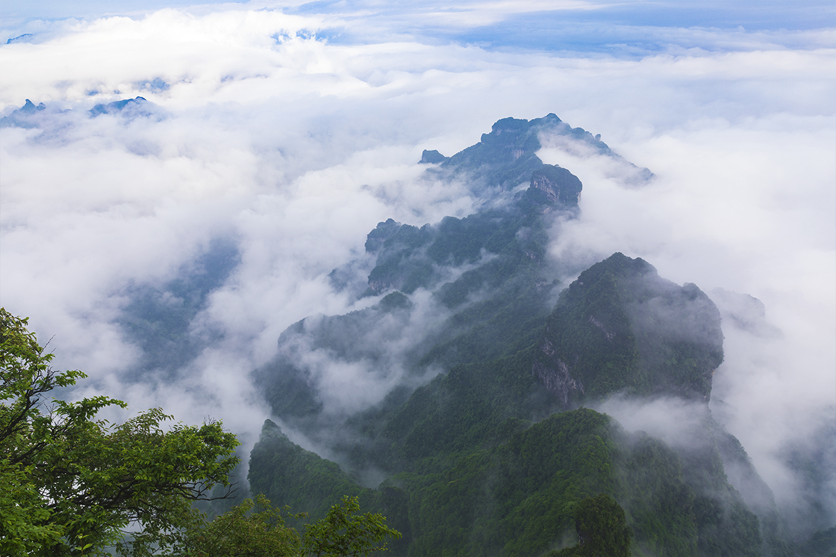 天门山云海