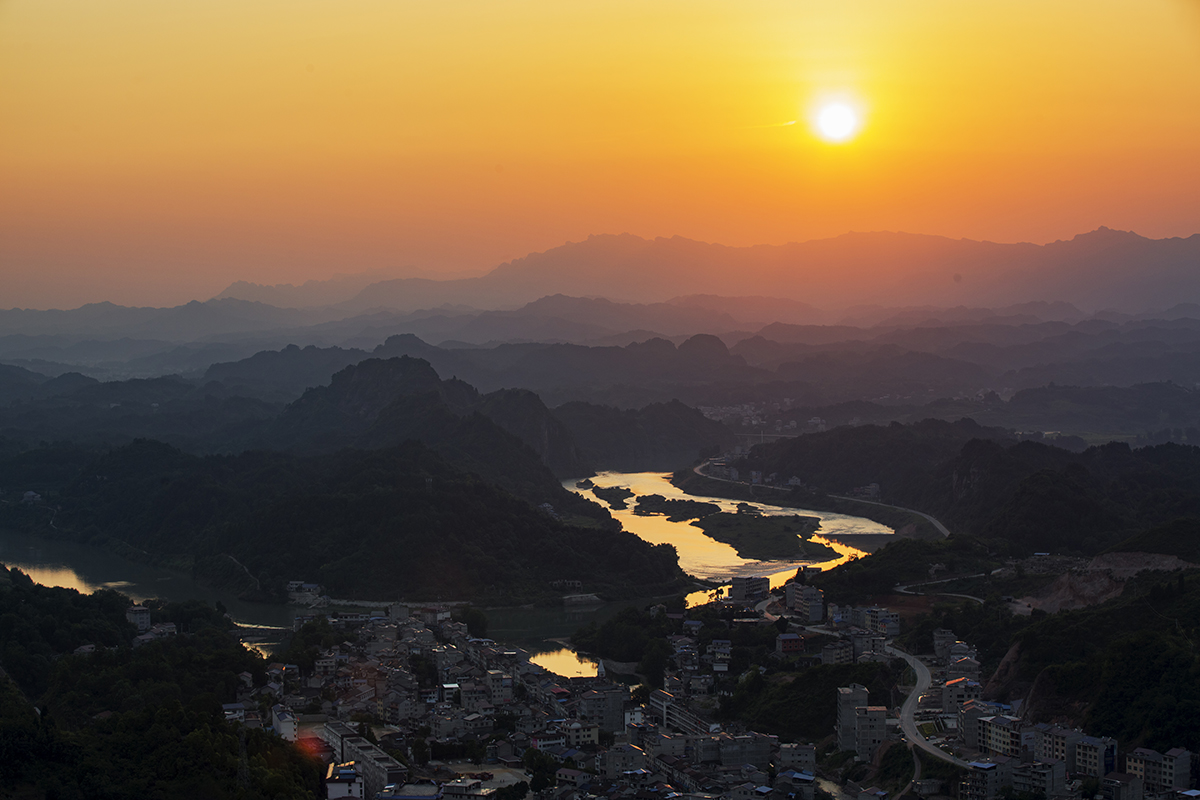 夕照山乡
