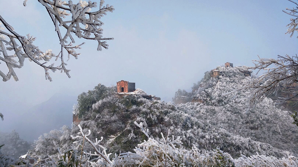 《冰雪插旗山》（组照1）