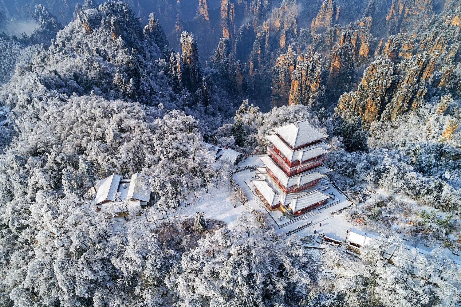 〈雪域神山张家界〉组照一