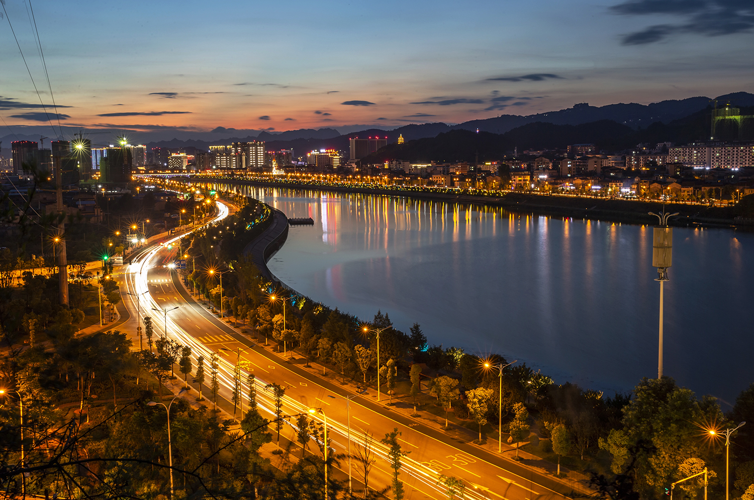 夜幕下的澧兰路