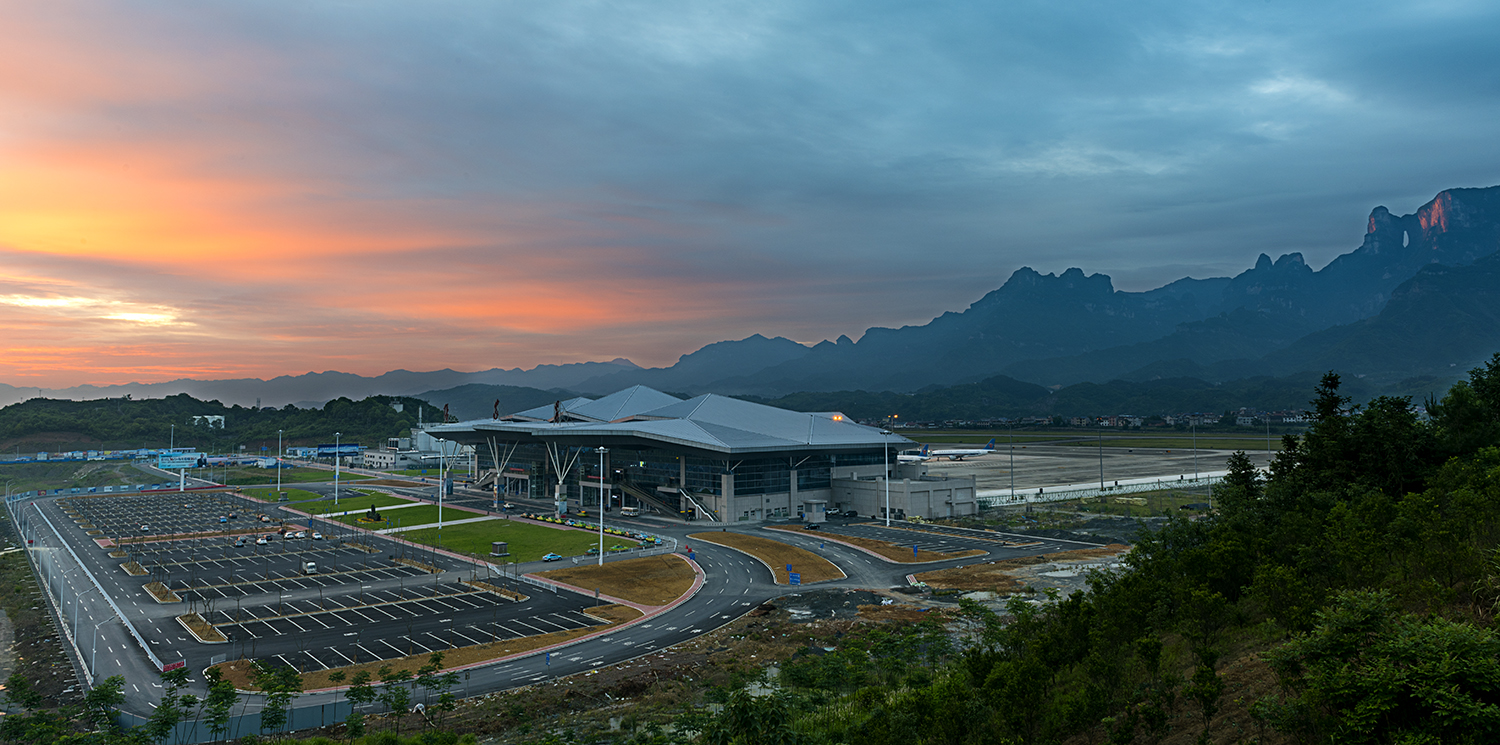天门山下新机场
