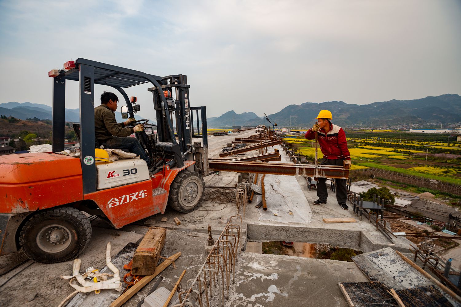 张家界高铁建设者-5