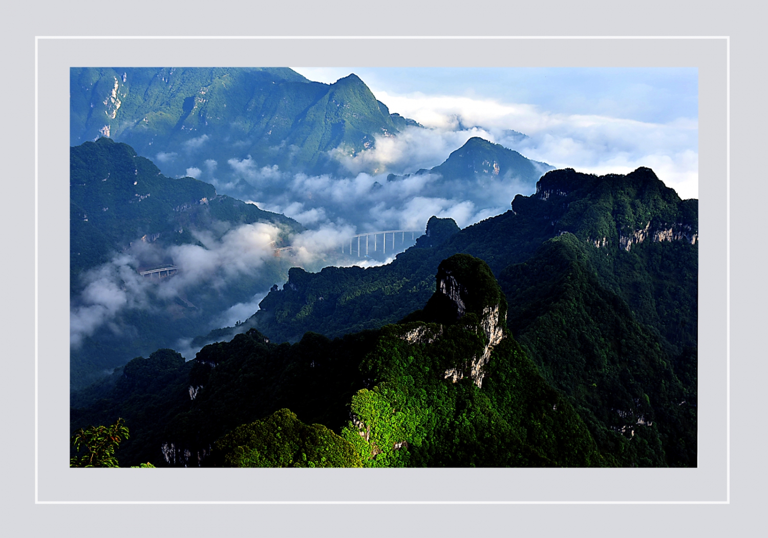路越群山