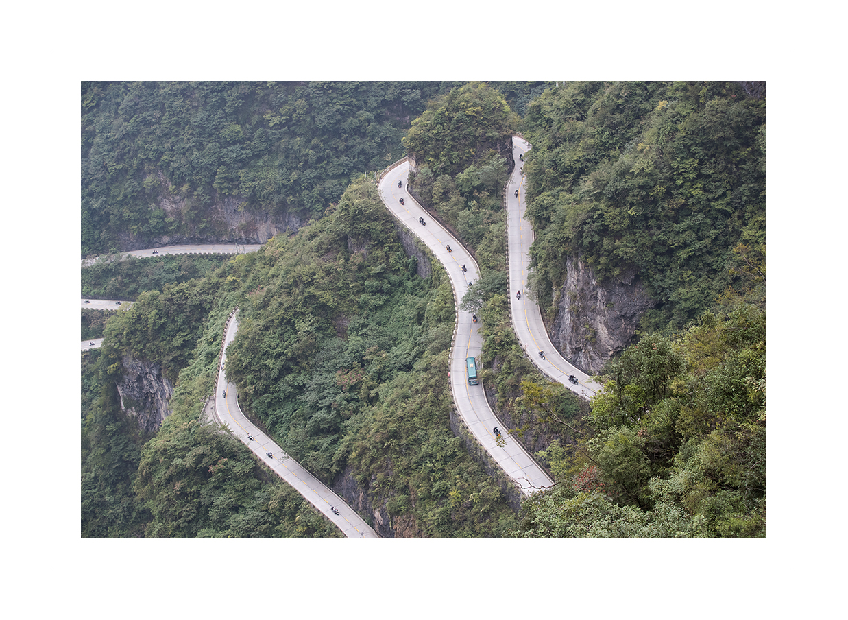 哈雷齐聚天门山2