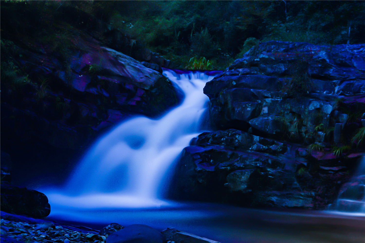 溪水潺潺1