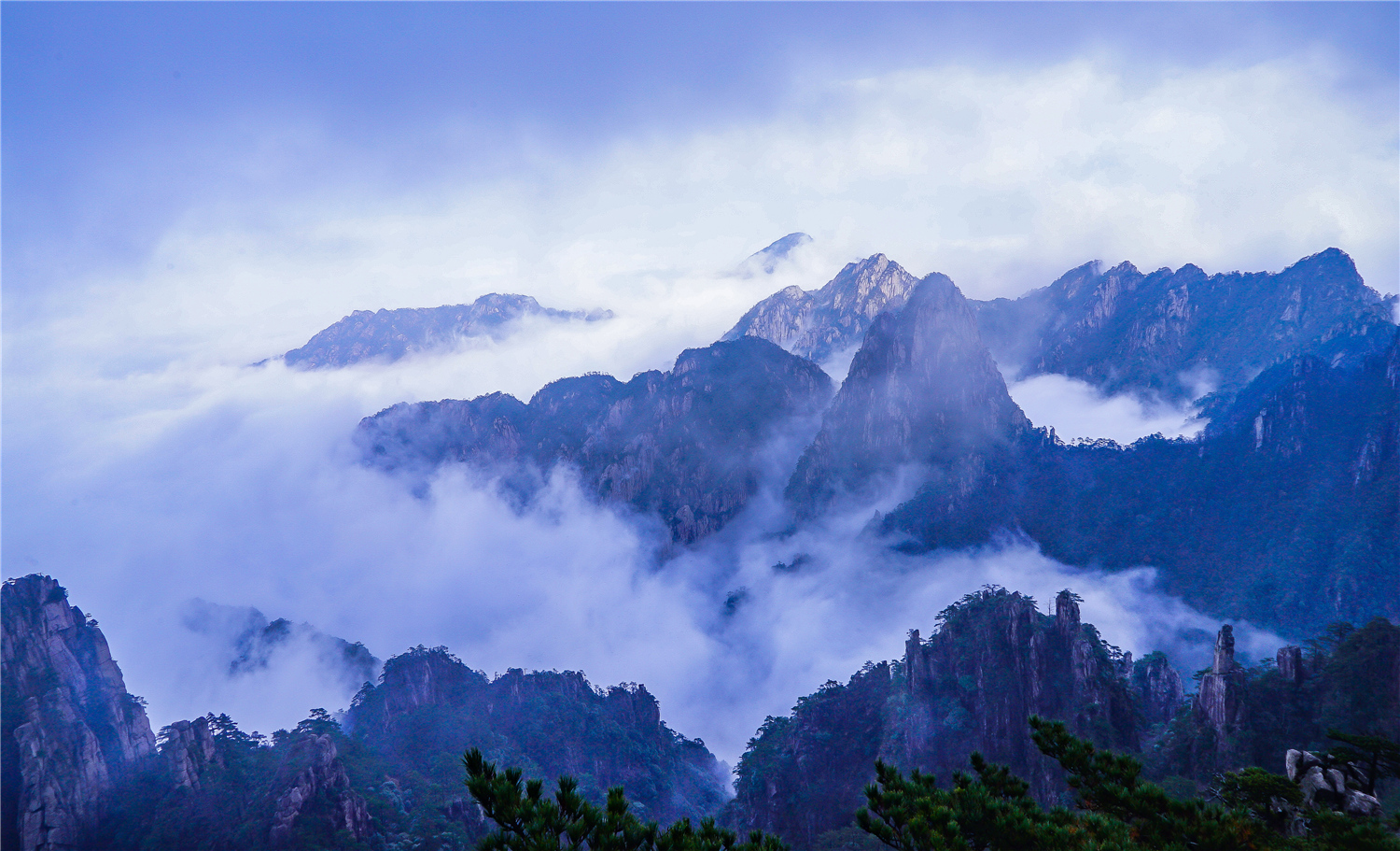 雾锁黄山