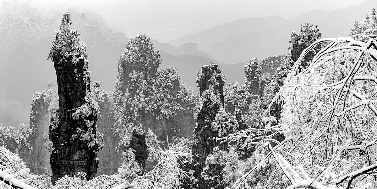 峰林迎雪2