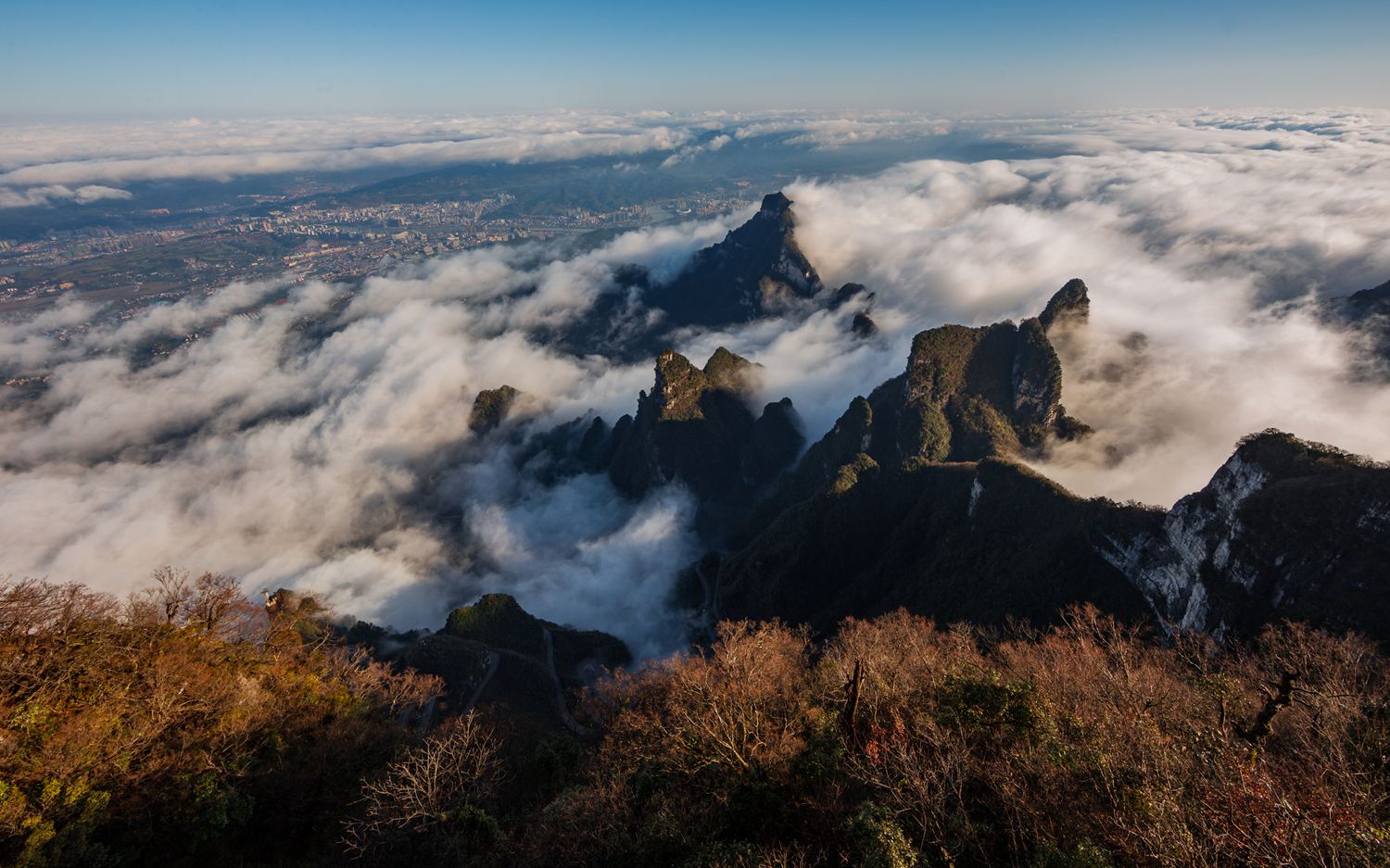 丛山峻岭