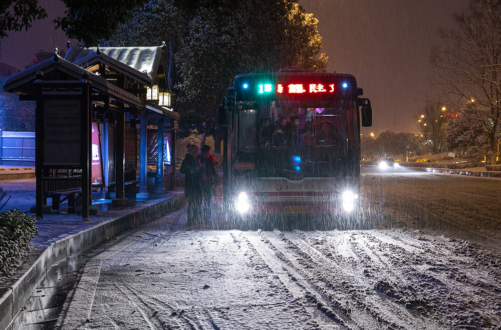 风雪夜归人
