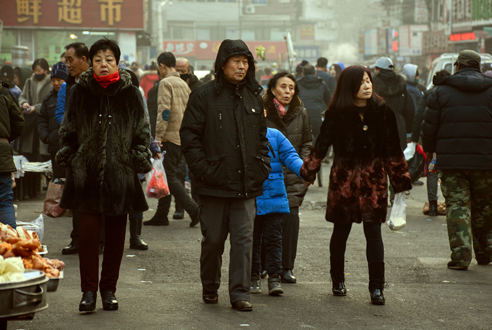 寒东集市的人们