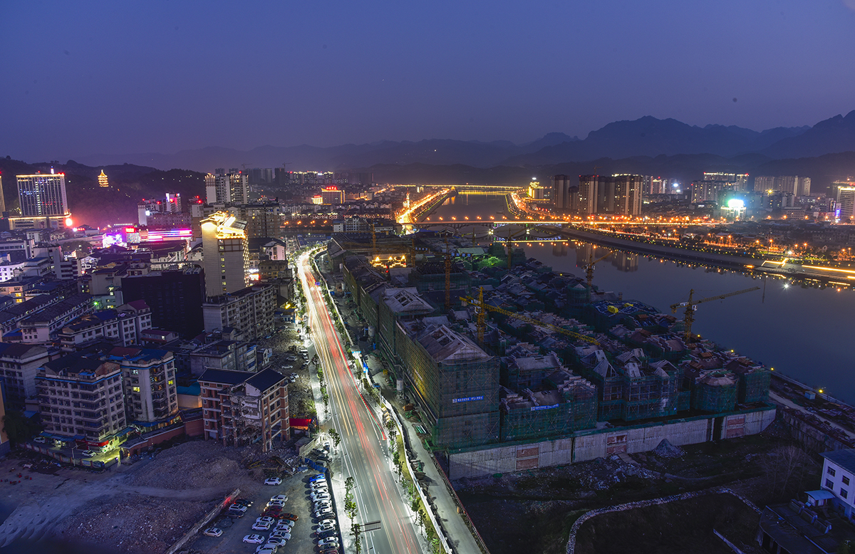 庸城夜色