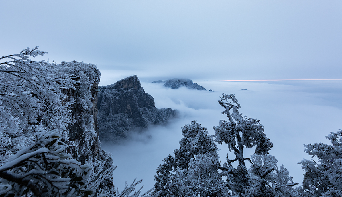 天门山春雪