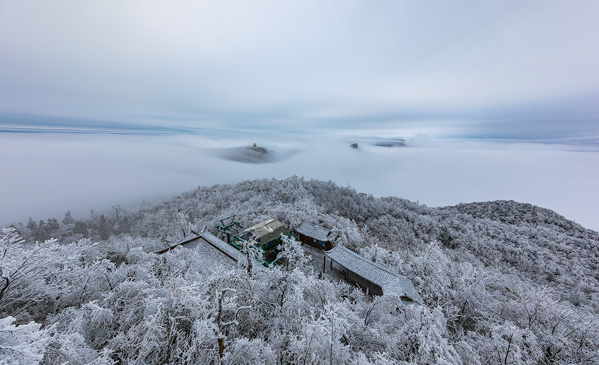 天门山春雪
