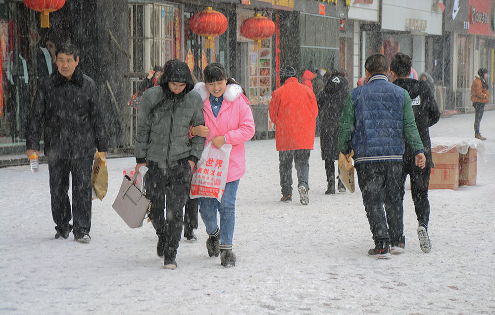 风雪街头
