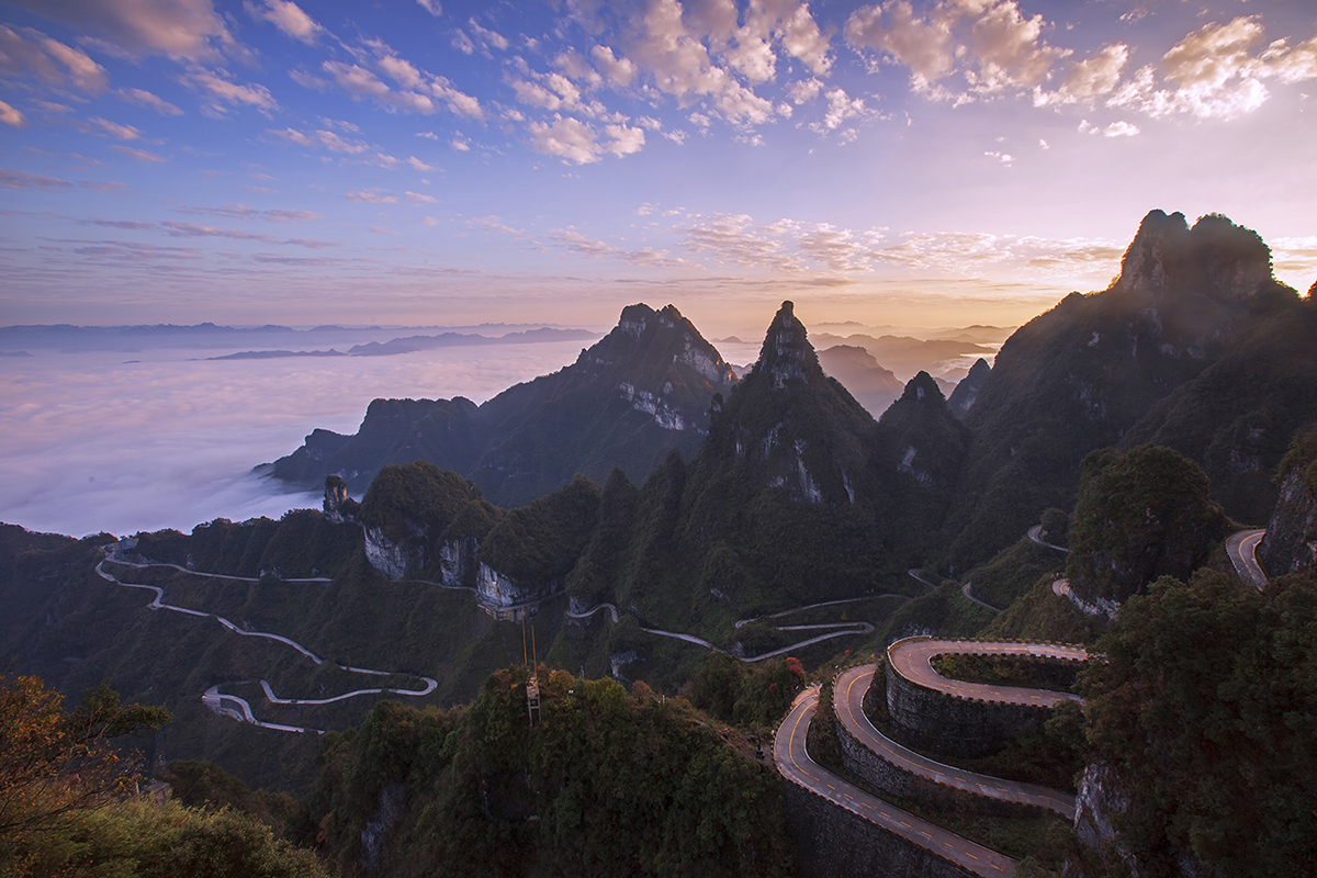 霞蔚天门山