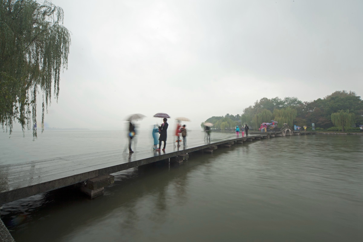 长桥烟雨