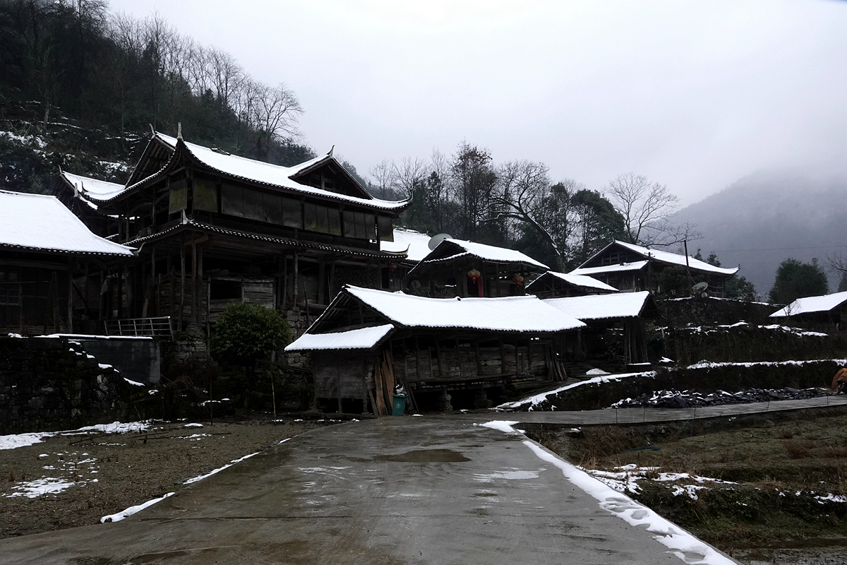 农 居