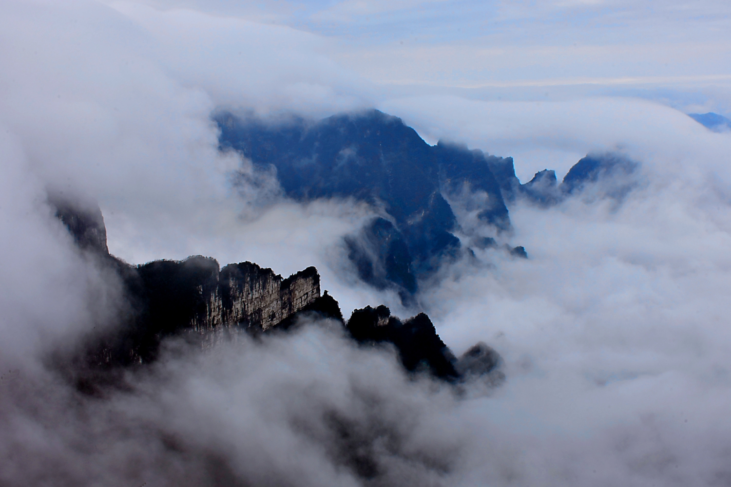 远山含黛