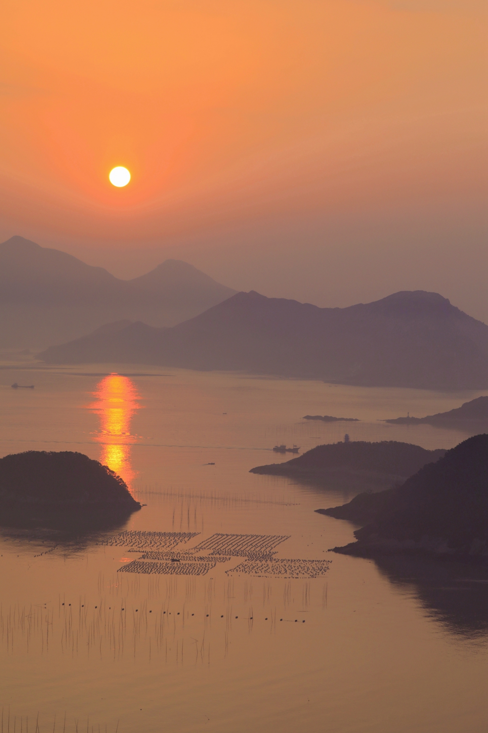 曰出，