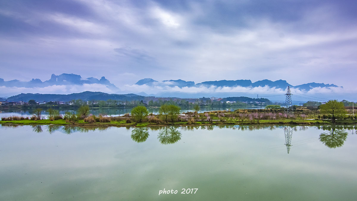 天门雾绕