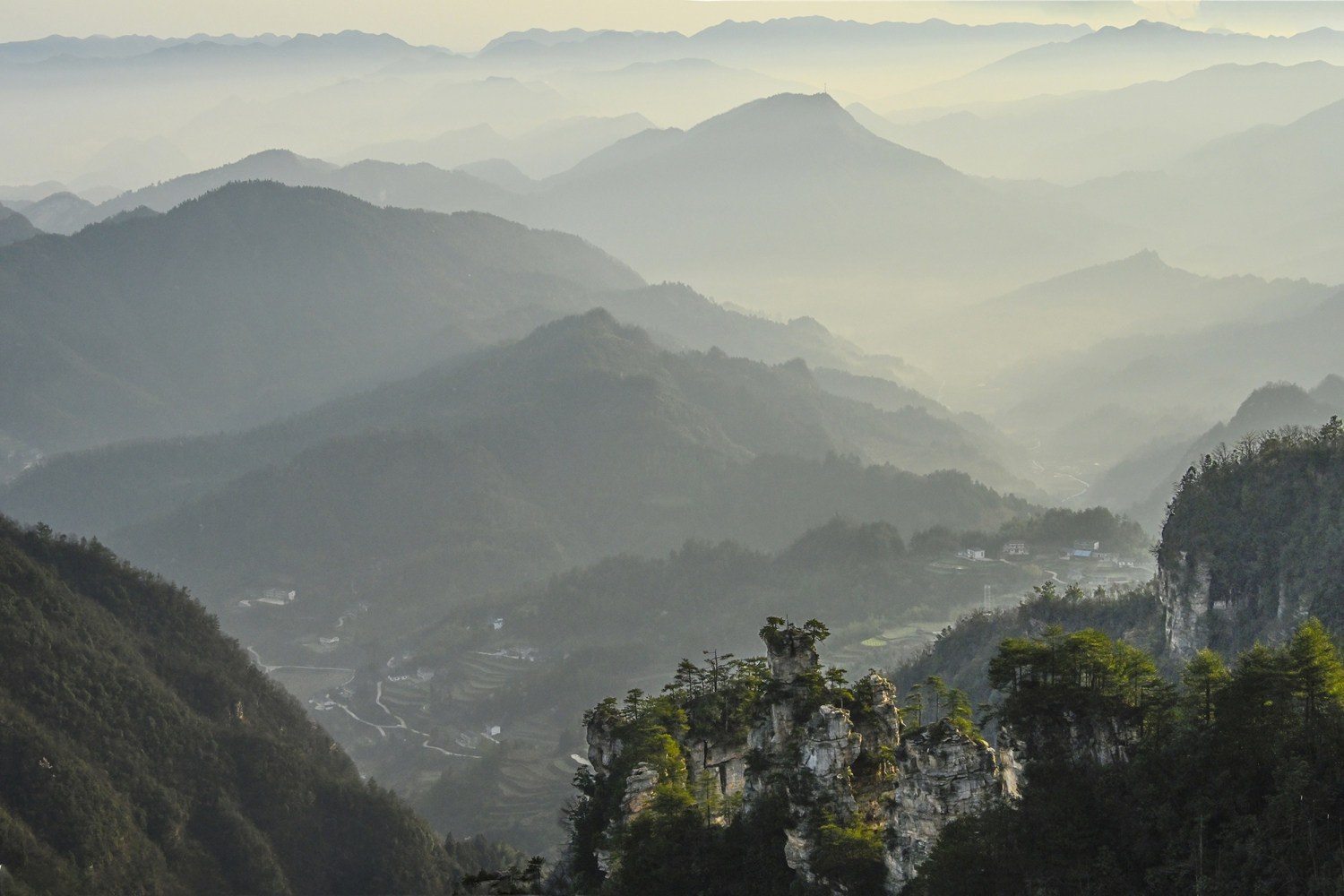 雾漫群山+陈仲德+13641270128