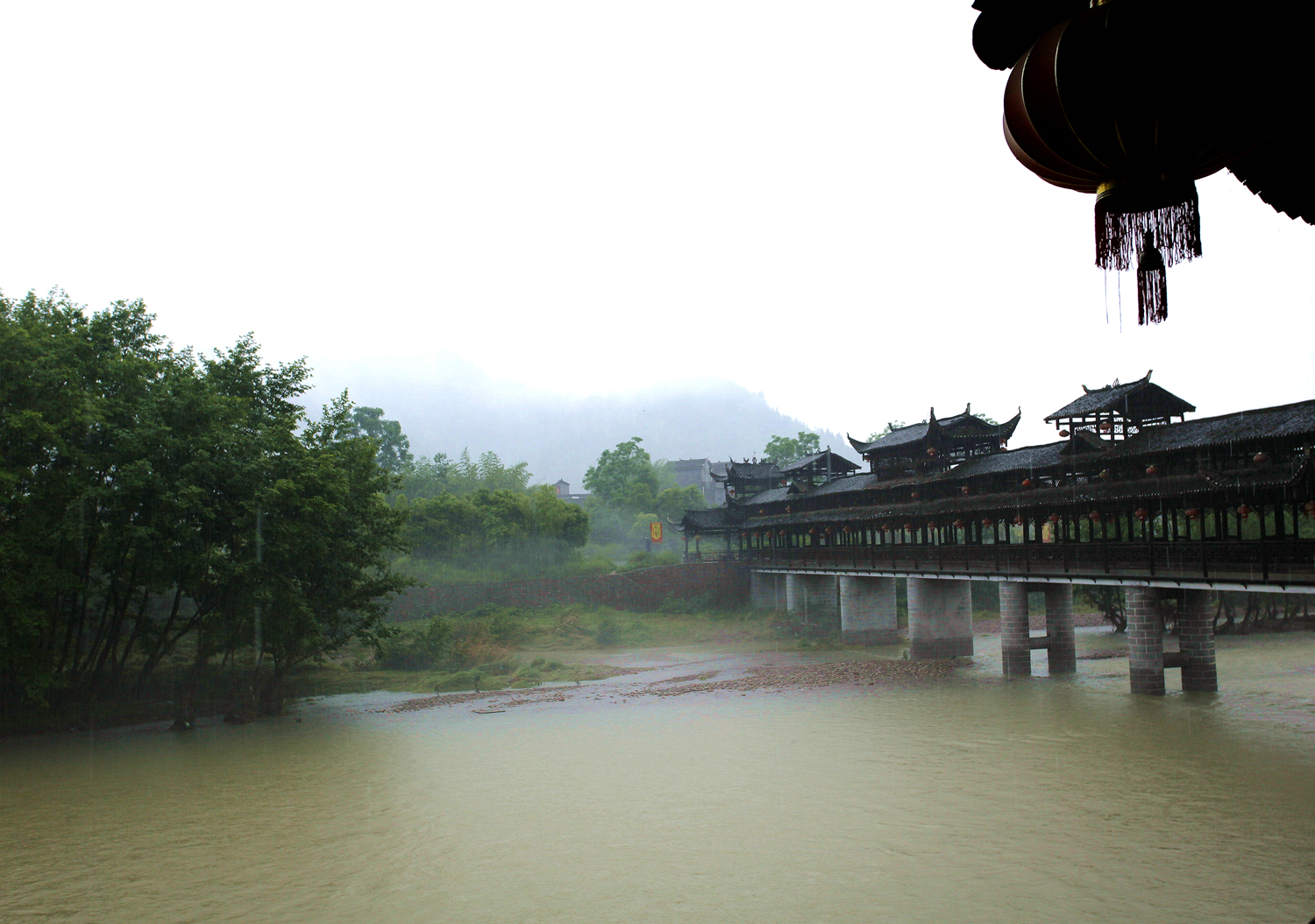 捞车河上风雨桥