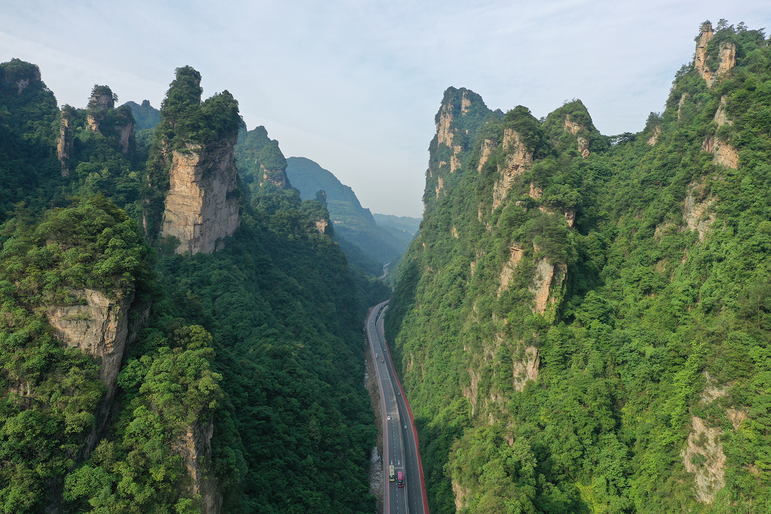 峡路 争峰（三）