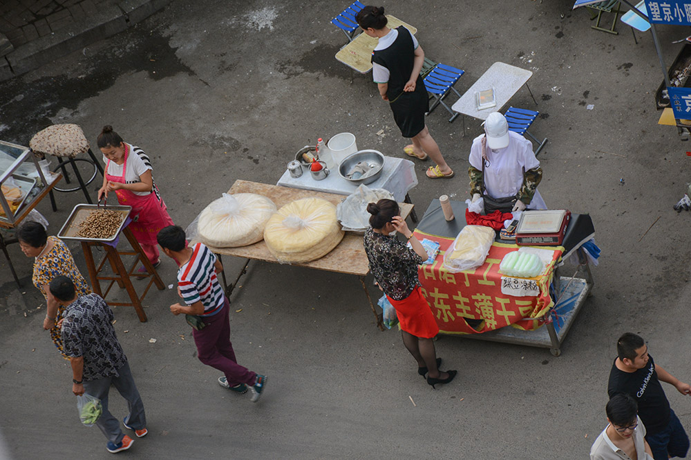 路边摊床