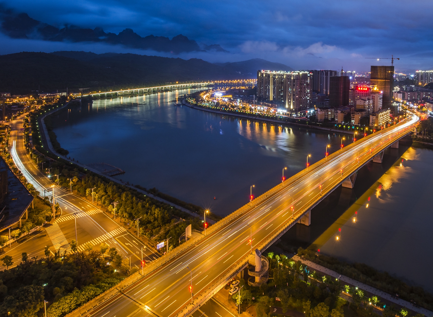 雨后新城