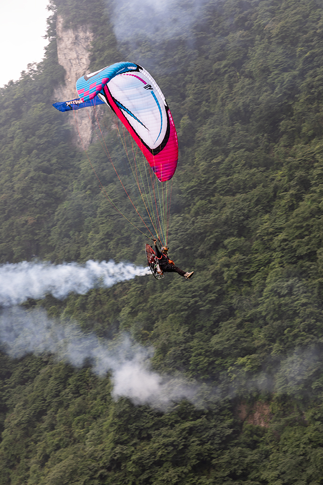 凌空飞翔