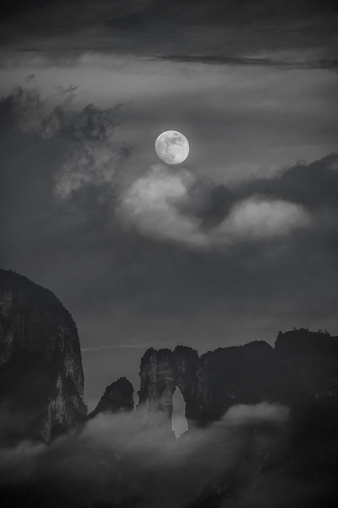 小天门望月