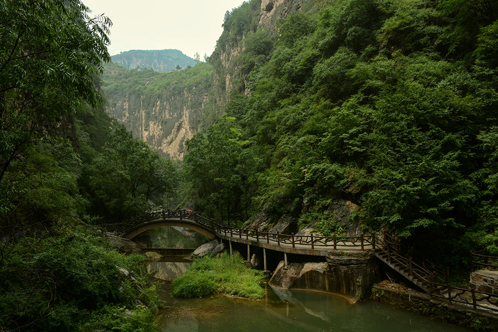 太行大峡谷小桥流水