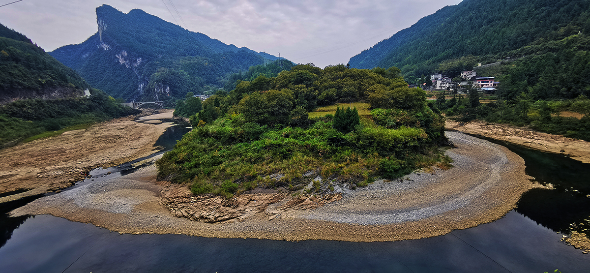 山不转水转
