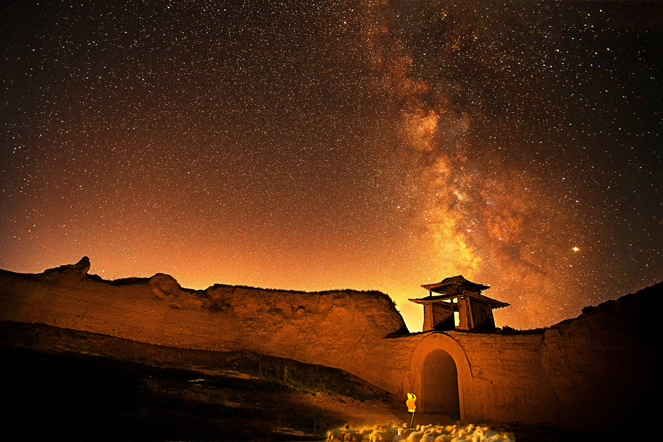 《星转斗移千年古镇》