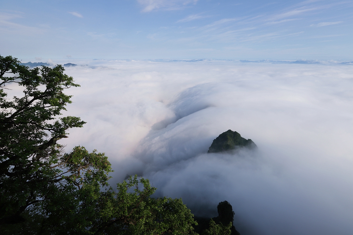 天门山云瀑