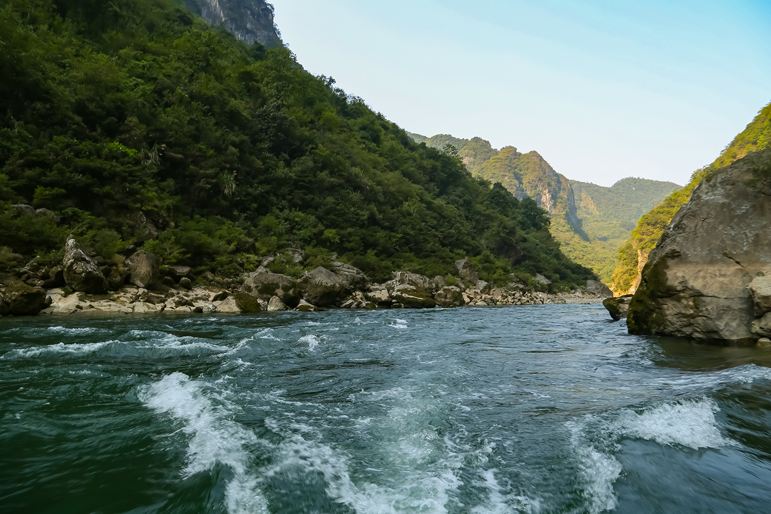 急流险滩