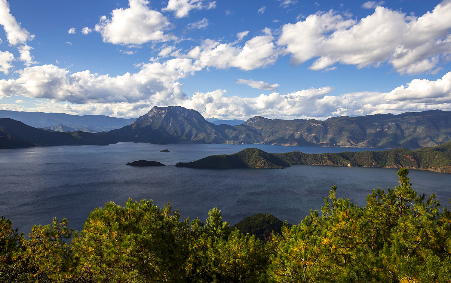 泸沽湖