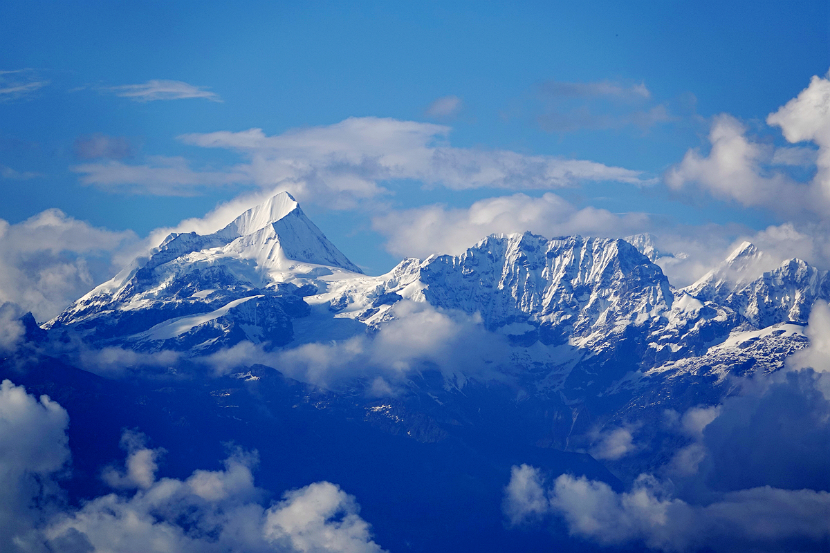 雪 山