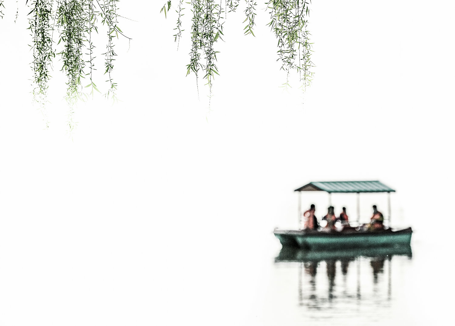 莲池湖畔