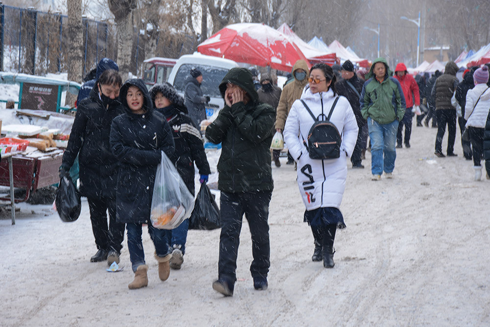 晨雪集市