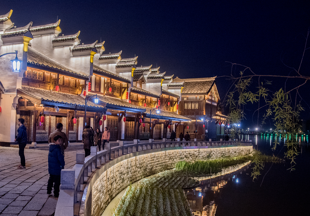 仿古城夜色