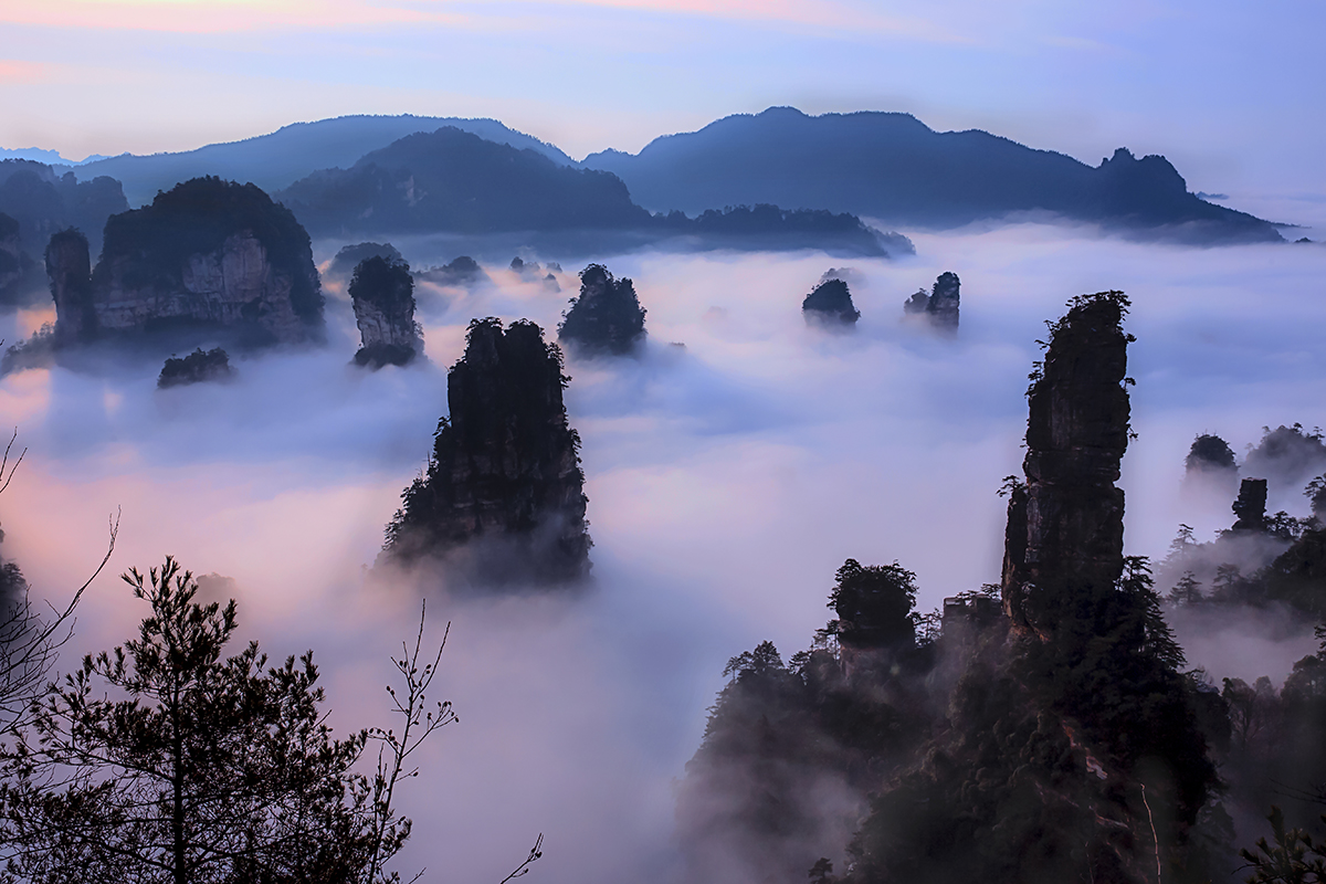 峰林迷雾