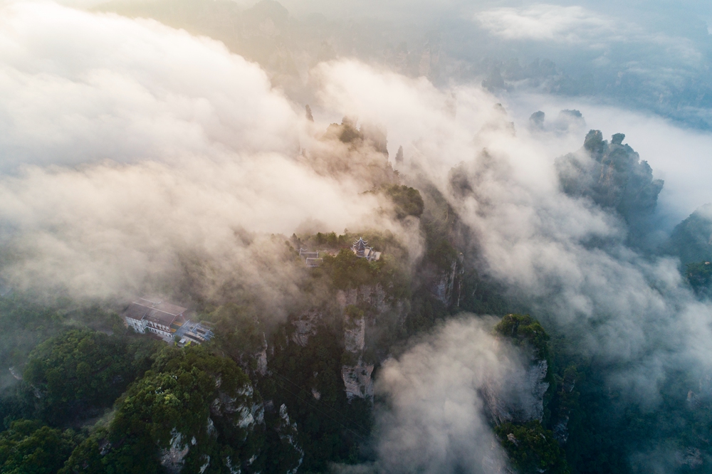 雨后黄石寨
