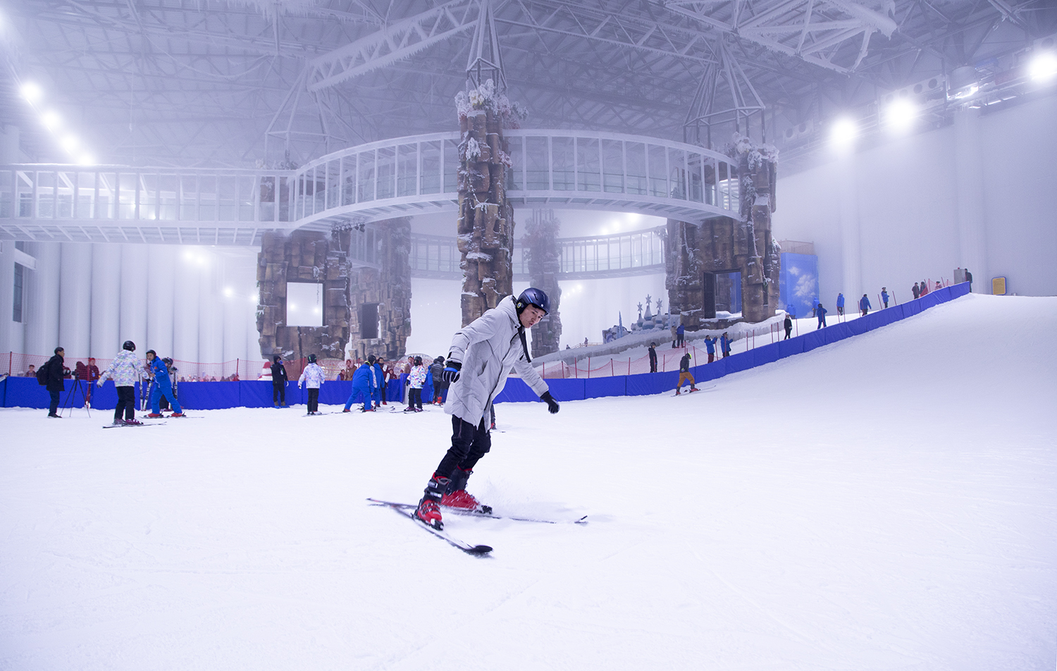 室内滑雪场