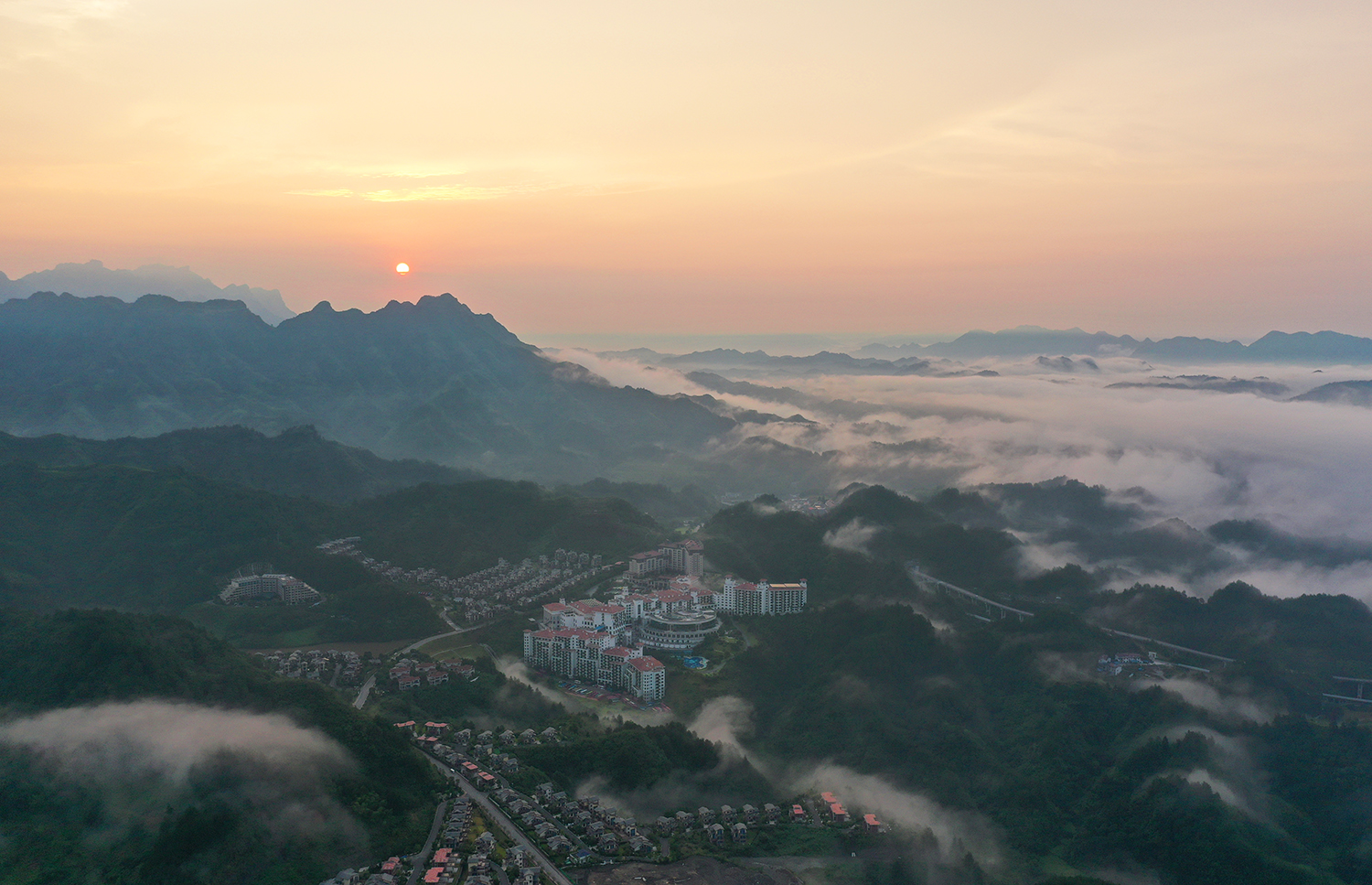 晨曦下的碧桂园
