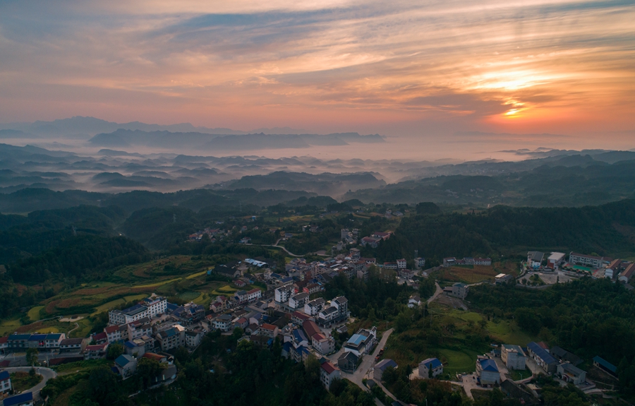 三家馆乡街景